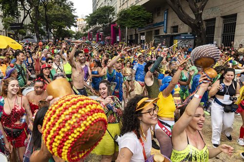 Bloco Abalô-Caxi na Praça da Estação